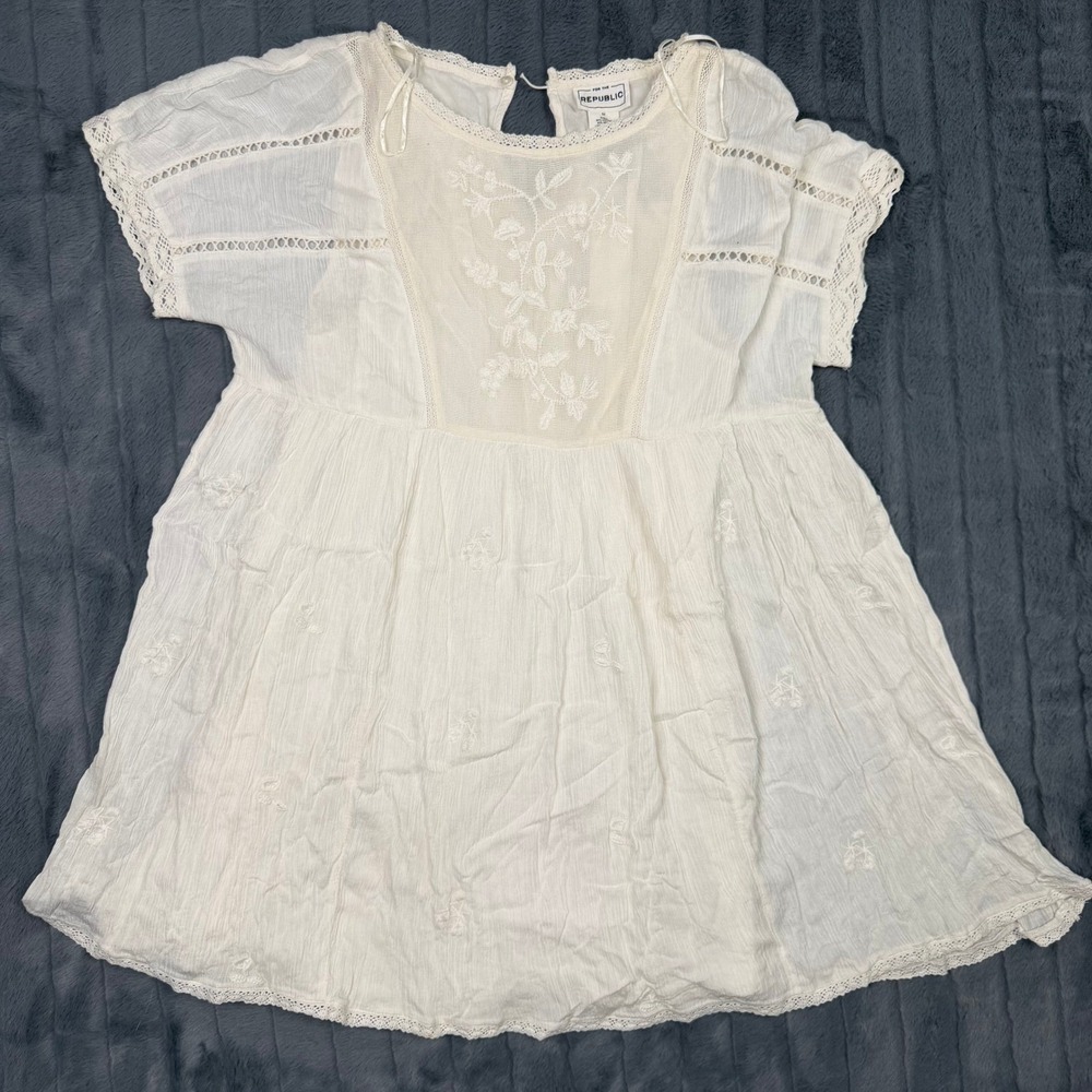 For The Republic Natural White Embroidered Lace Babydoll Boho Top NWT Medium